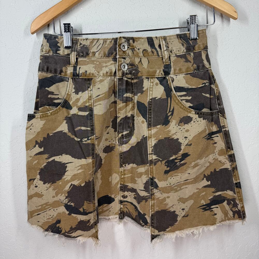 Women's Pol Camouflage Paneled Raw Hem Mini Skirt Size M NEW - Picture 6 of 8